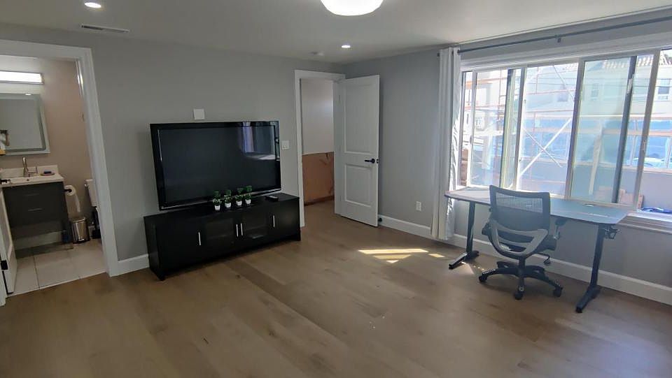1st image of 2295 25th Ave