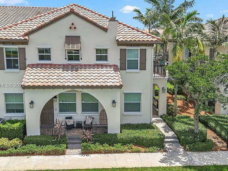 4357 Cascada Cir #4357 — Photo 1