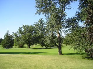 705 Cambridge Pl, Sycamore, IL 60178