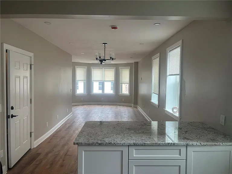 139 S Main St — Photo 6