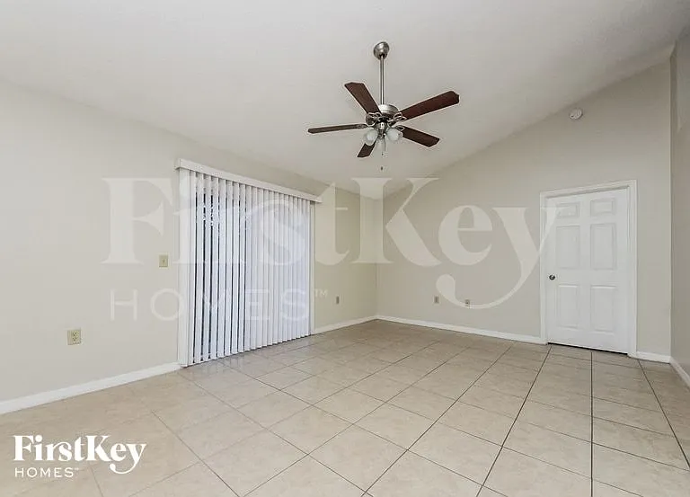 815 Adour Dr — Photo 6