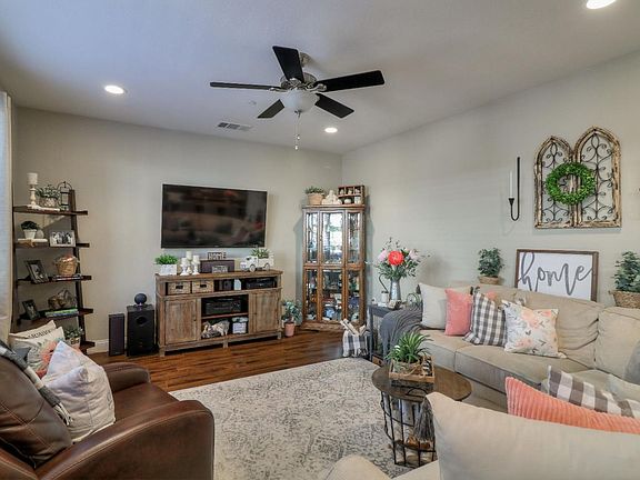 4th image of 33 Koror Ln