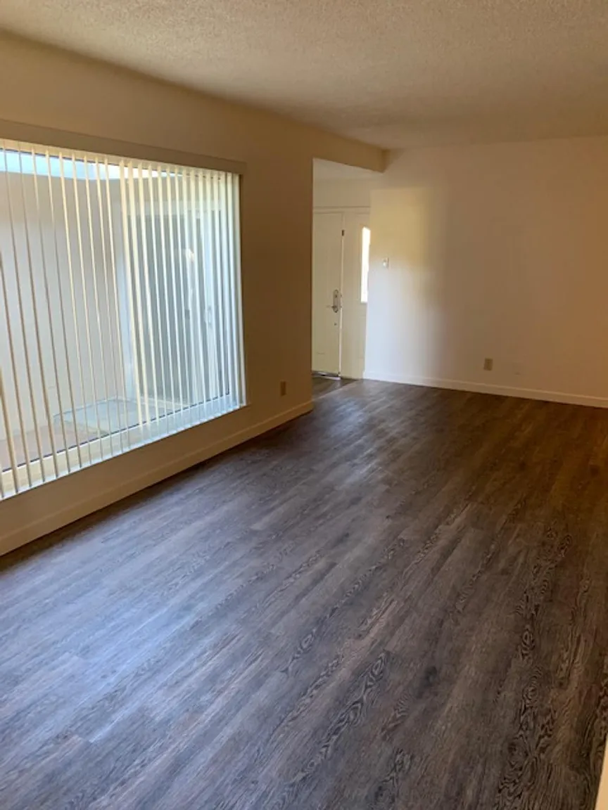 202 Virginia Cir photo 1