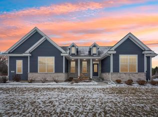 10620 N Coneflower Ct, Mequon, WI 53097