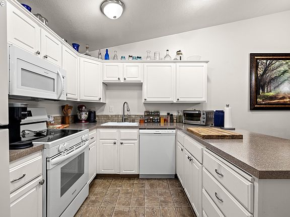 5th image of 12380 SW Walnut St