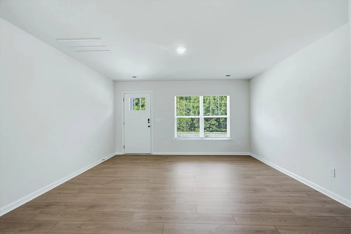 3 bed, 1518 sqft, $2,000 — Photo 3