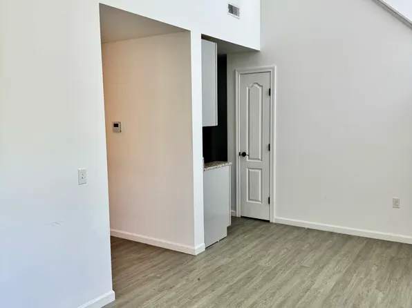 235 East St, Pittsfield, MA