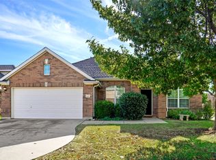 4000 Elmgreen Dr, Roanoke, TX 76262