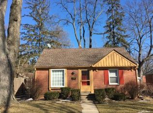 211 Pioneer Dr, Pontiac, MI 48341