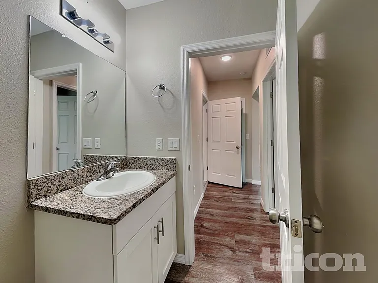 12930 Oak Hill Way — Photo 11