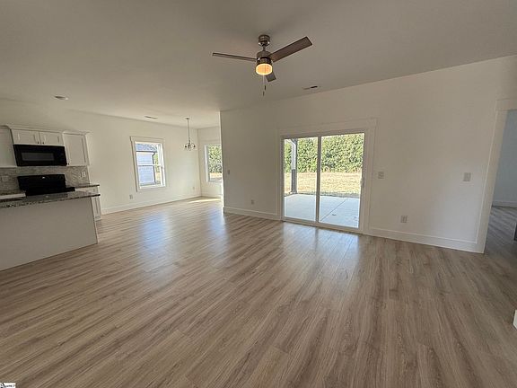 3rd image of 206 Essex Dr