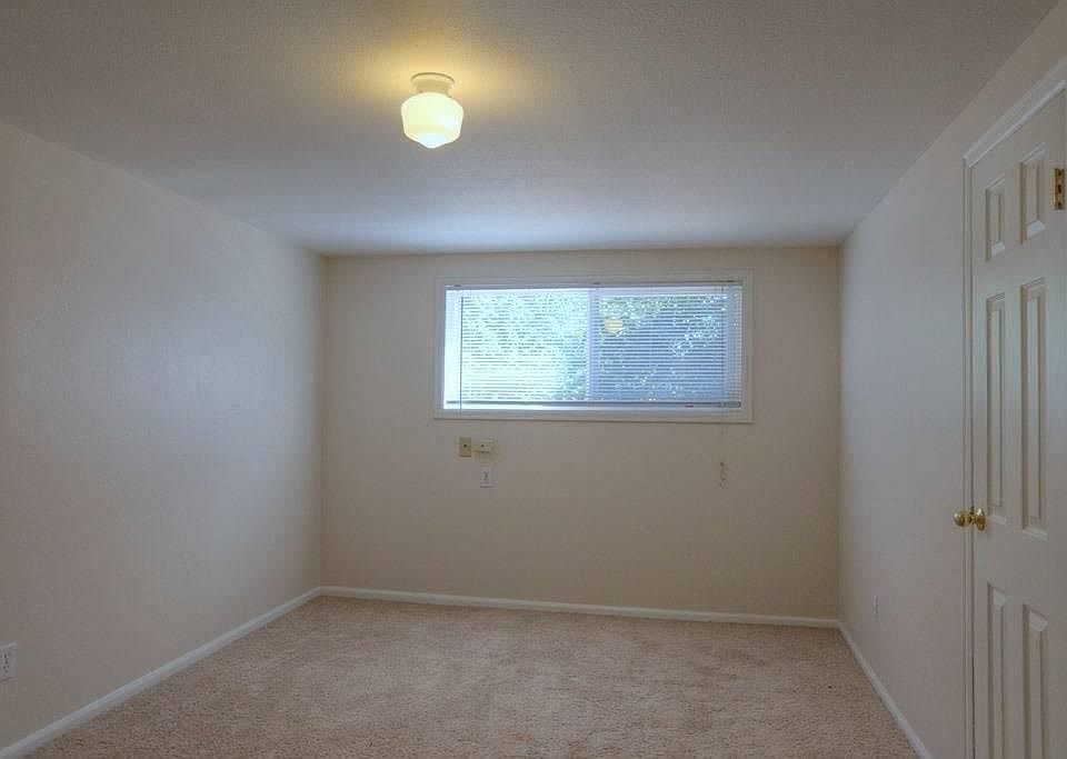 1st image of 1138 Bellevue Way SE #102