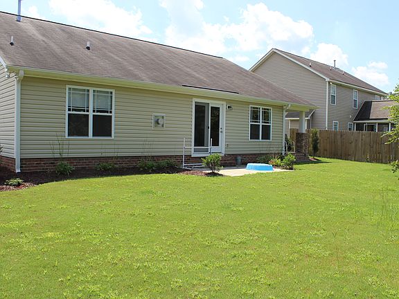 3rd image of 1912 Stonewood Dr