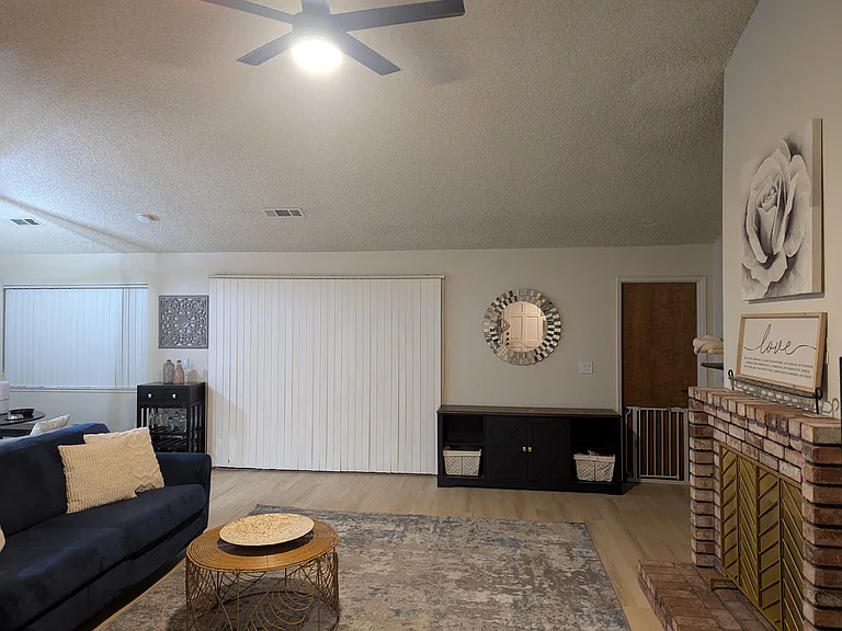 2337 Saint Lawrence Ln — Photo 8