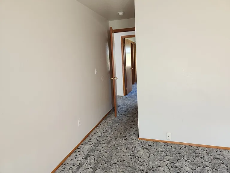 501 Jamie Dr — Photo 10
