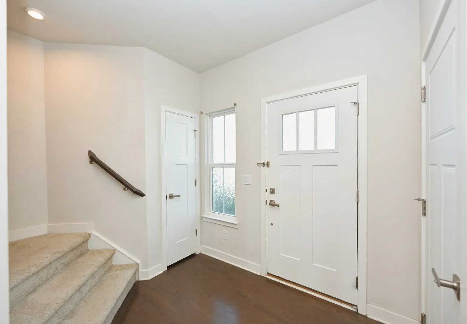 3 bed, 2.5 bath, 1804 sqft, $2,150 — Photo 4