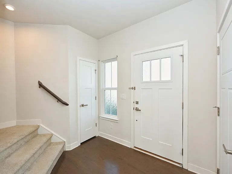 266 Dartmoor Pl — Photo 4