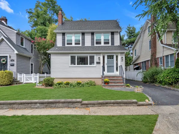 81 Highland Avenue, Port Washington, NY 11050