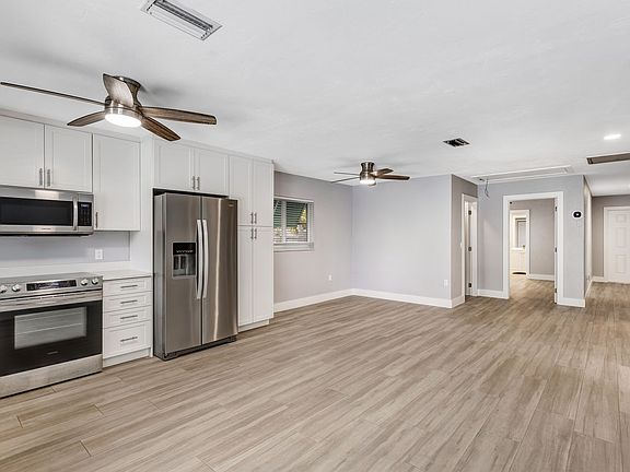 4th image of 776 110th Ave N