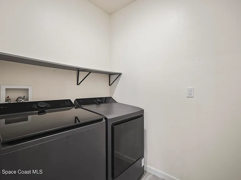 1065 Dugan Cir SE — Photo 20