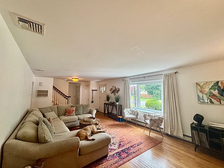 143 Bennett St — Photo 4