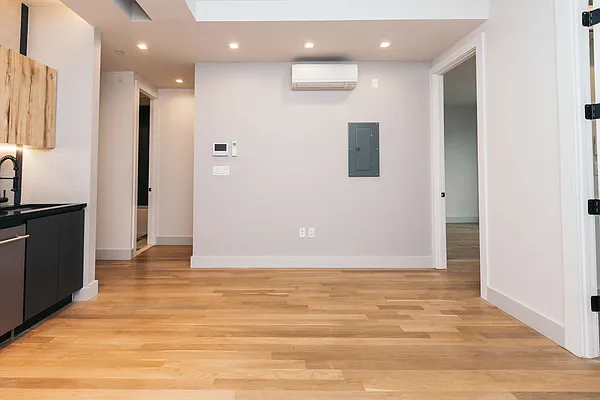 Rented by Nooklyn NYC LLC | media 42