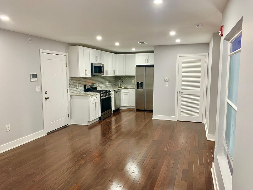 1st image of 306 Richmond St #24