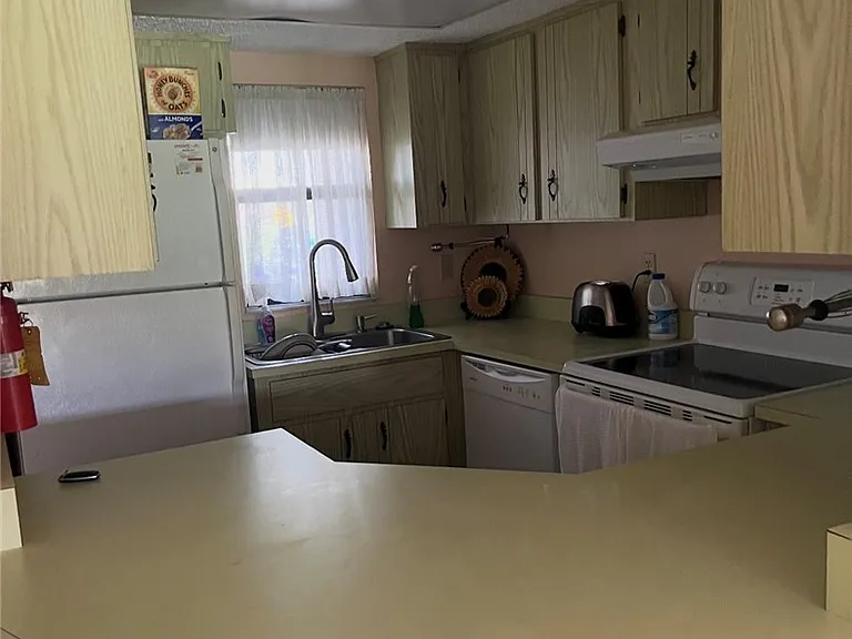 3731 Edgewater Dr — Photo 3