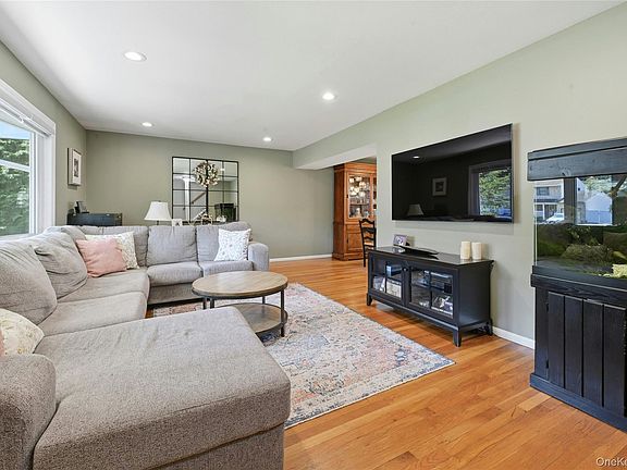 5th image of 53 Rensselaer Drive