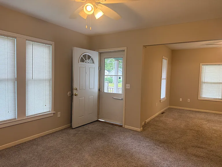 1331 Forest Ave — Photo 4