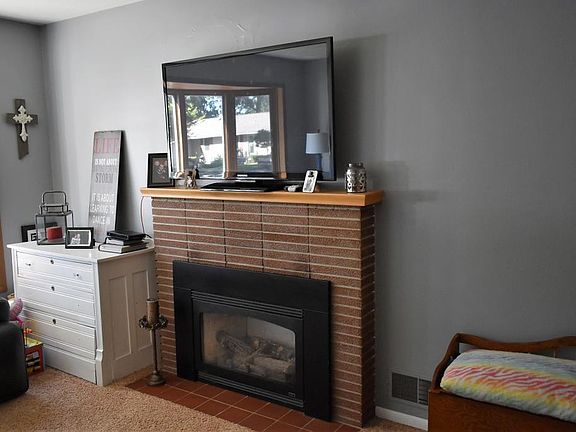 3rd image of 1315 Oak Beach Dr