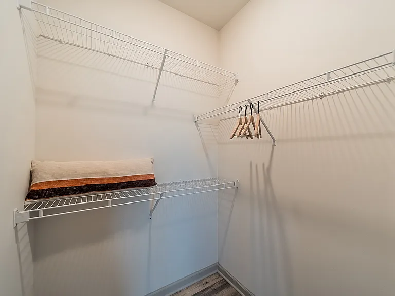 HighlandRidge_2021_Closet_01