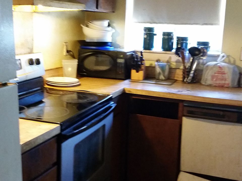 2nd image of 923 Barnaby St SE