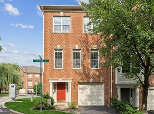 400 Ashford Ln, Alexandria, VA 22304