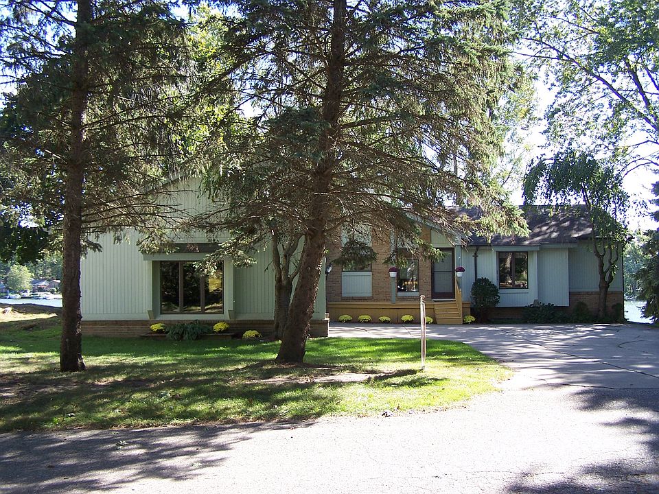 1st image of 2829 Barkman Dr