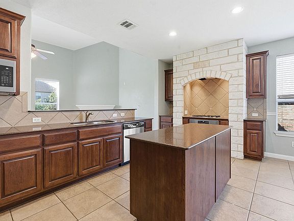 3rd image of 299 Limestone Trl