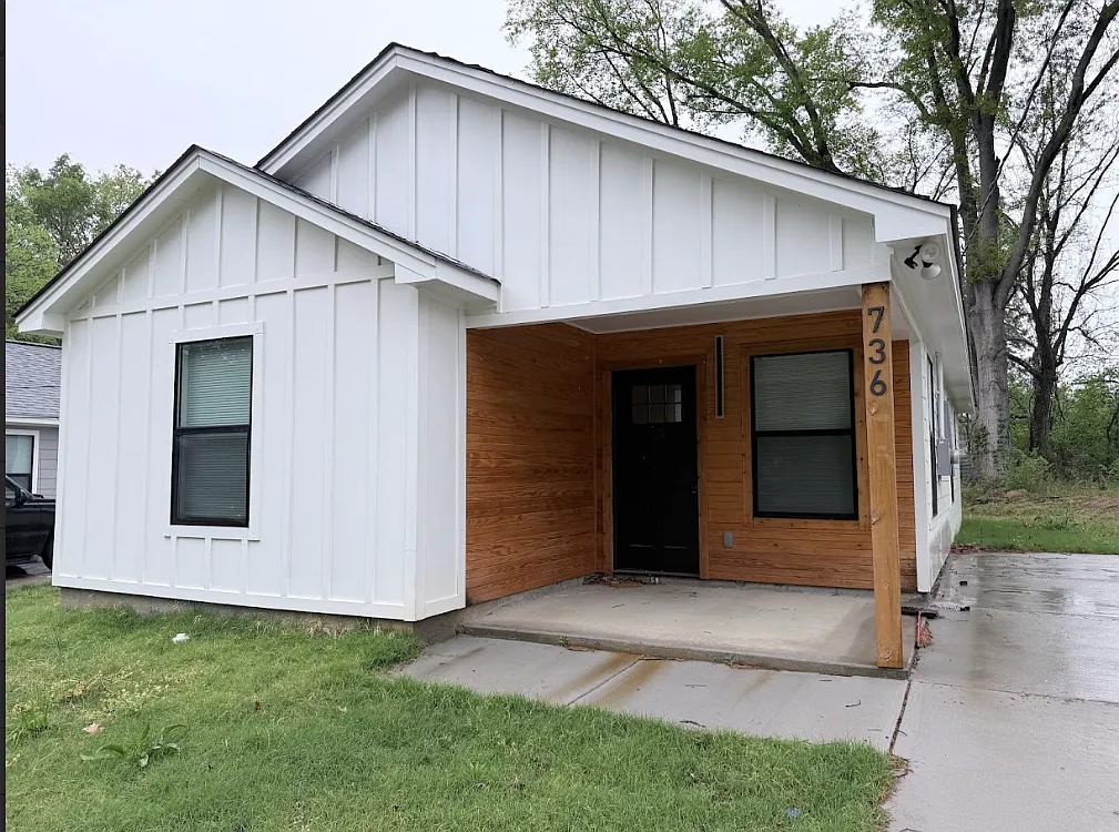 3 bed, 1084 sqft, $1,450 — Photo 2