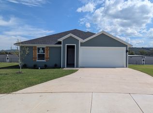 1040 Rently St, Prairie Grove, AR 72753