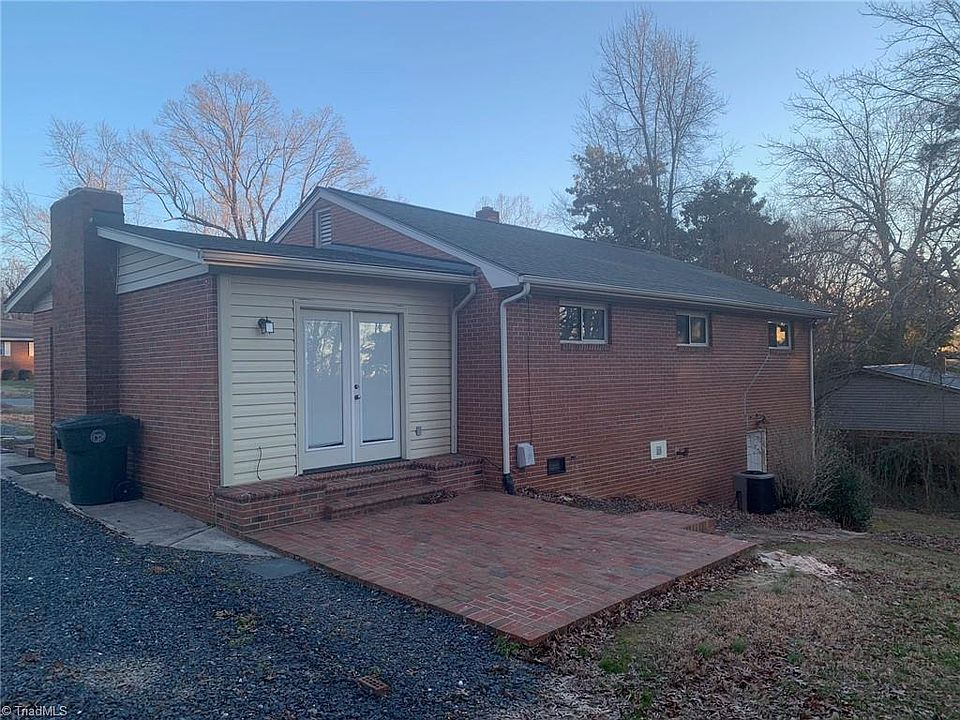 2nd image of 622 Stowe Ave
