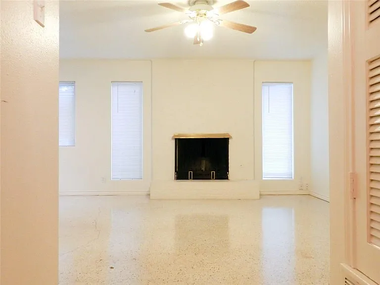 3713 Meredith St — Photo 2