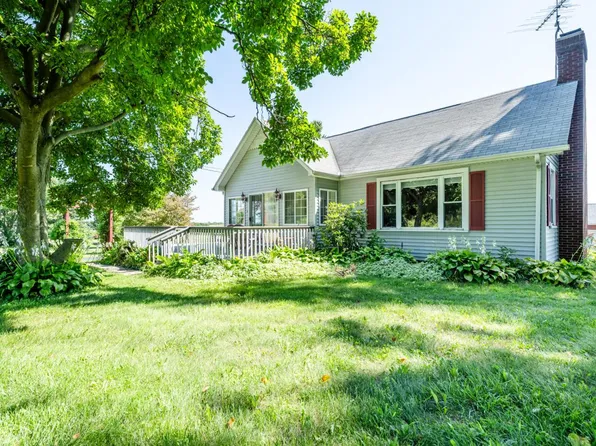 1019 N M 140, Watervliet, MI 49098
