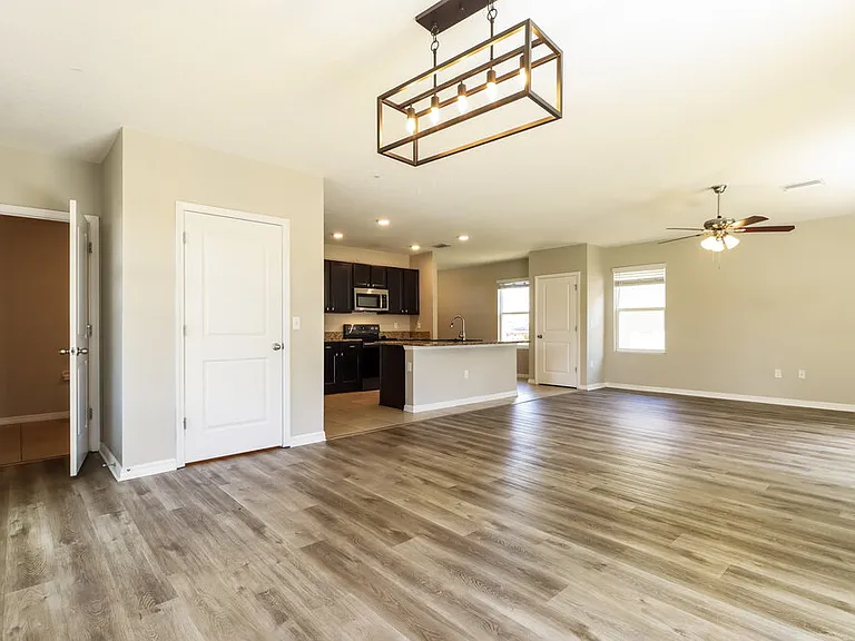 10988 Carlton Fields Dr — Photo 5