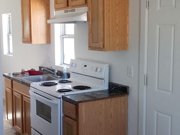 2nd image of 1626 W Garfield St #D