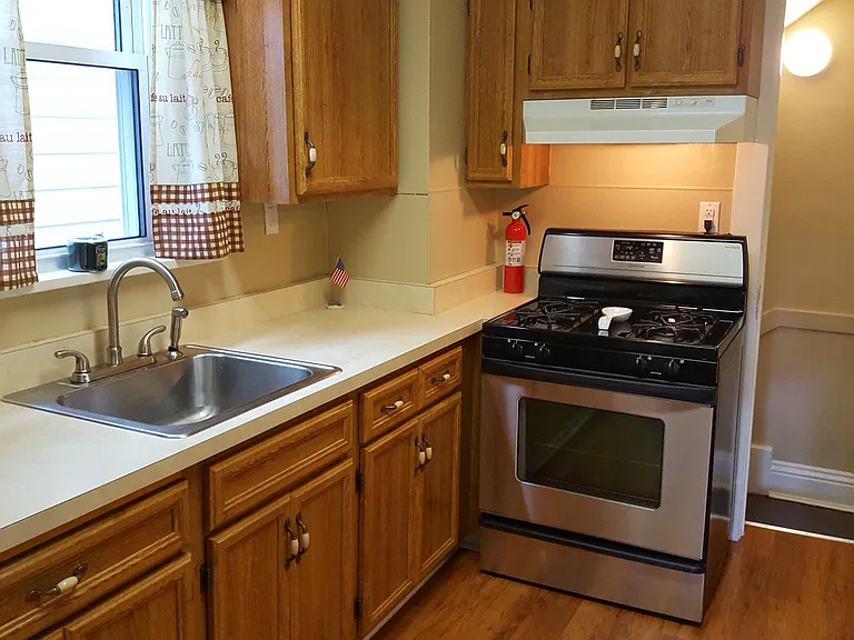 1629 Poplar St — Photo 11