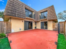 5271 Coral Ct, Orlando, FL