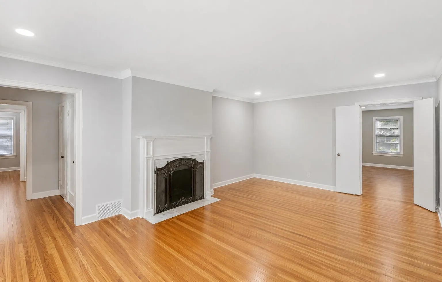 3 bed, 2.0 bath, 2236 sqft, $2,100 — Photo 3