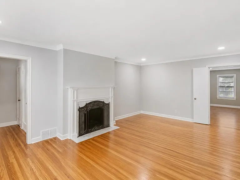 37 N Century St — Photo 3