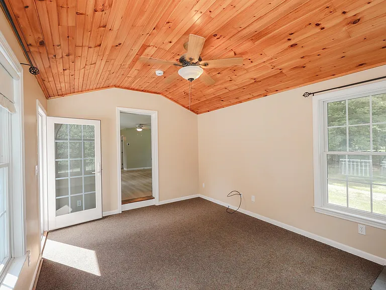 55 Holbrook Hill Rd — Photo 31