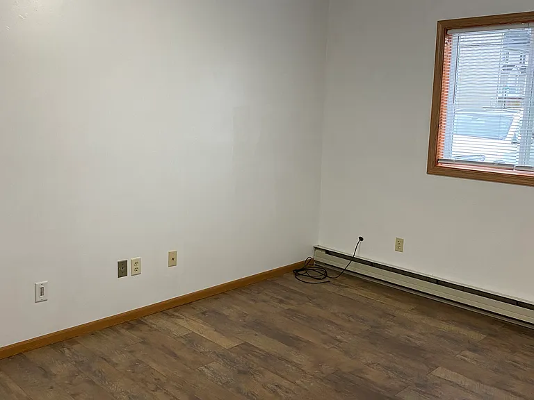 961 Northwestern Ave — Photo 6