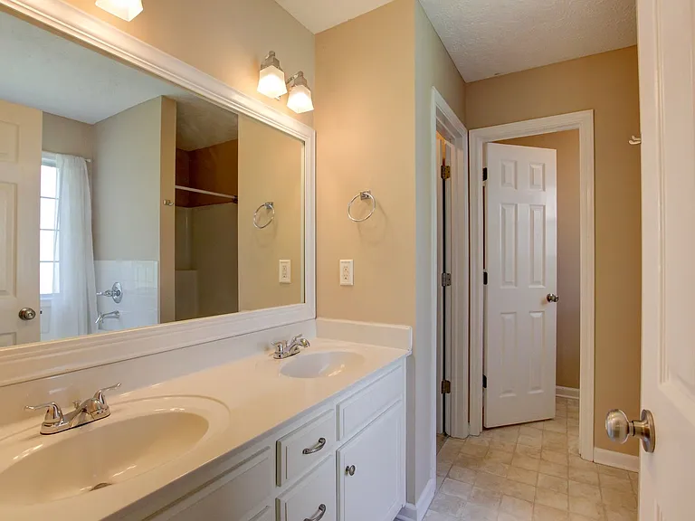 3729 Kendra Ct N — Photo 25